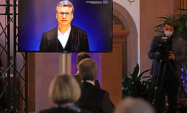 Bayerns Wissenschaftsminister Bernd Sibler hatte eine Videobotschaft geschickt.