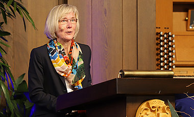 Caroline Kisker bei ihrer Ansprache.