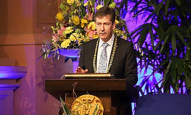 Würzburgs Oberbürgermeister Christian Schuchardt bei seinem Grußwort.