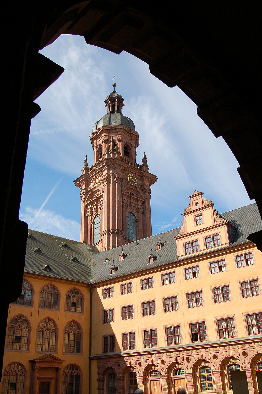 Alte Universität mit Neubaukirche. Foto Robert Emmerich
August 2008