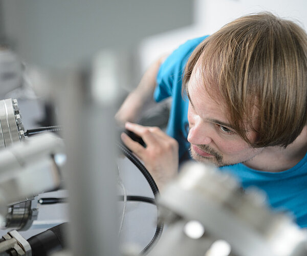 Studierende forschen und experimentieren am Freitag (02.06.17) an der Fakultät für Physik am Campus Süd der Julius-Maximilians-Universität in Würzburg.