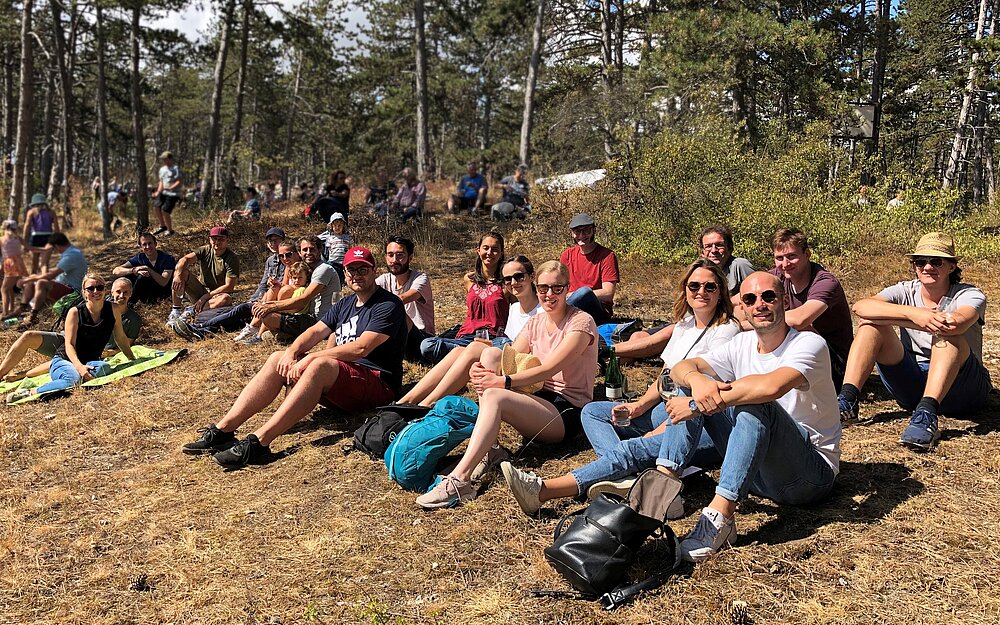 We are very happy that the annual wine hike with our alumni could finally take place again in 2022.