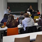 Die Teilnehmer der Sommerschule schätzen neben dem fachlichen Training besonders die gute Arbeitsatmosphäre im Kurs. (Foto: Svenja Hümmer)